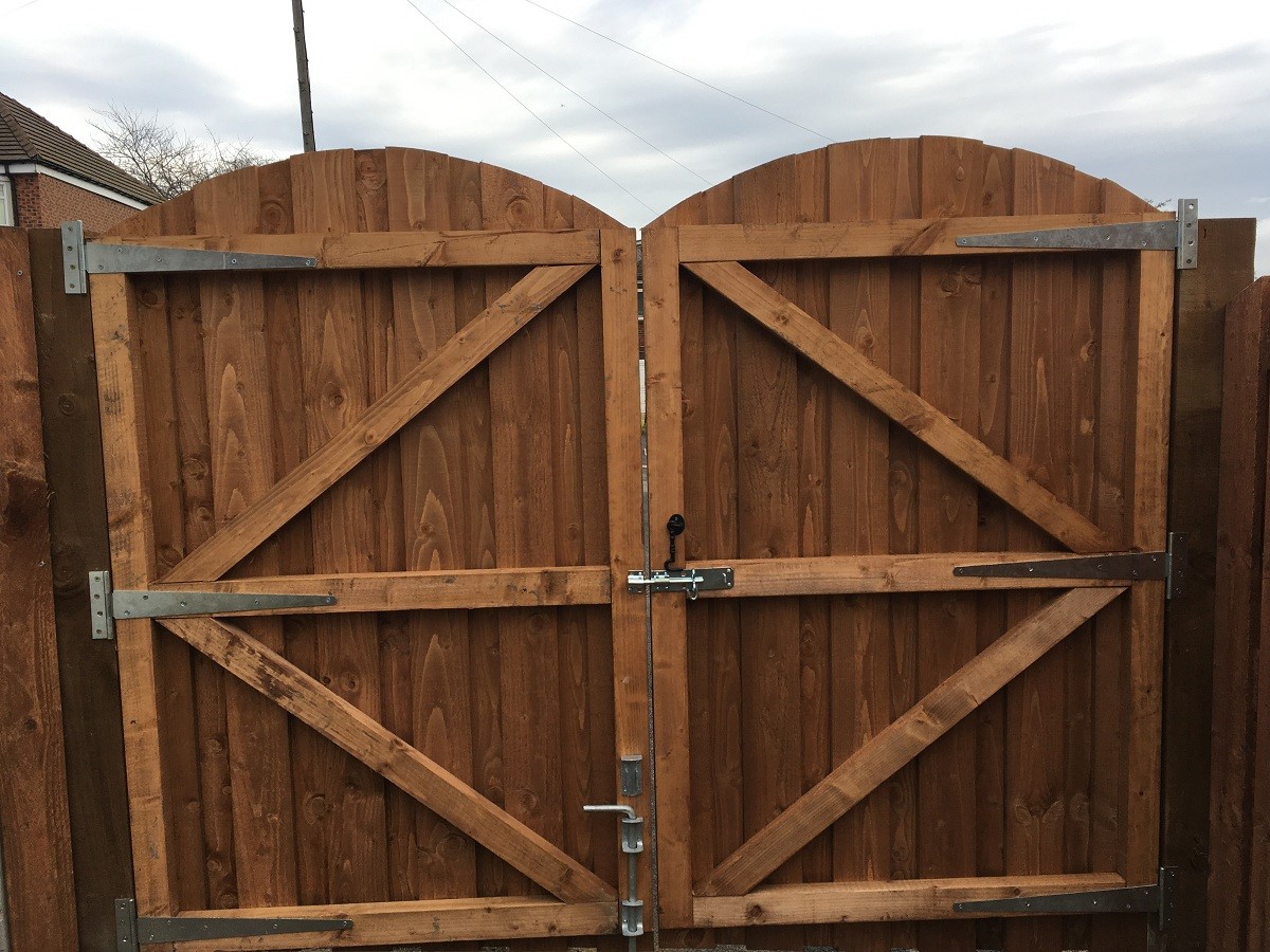 Timber Gates Sheffield, Rotherham, Doncaster, Barnsley